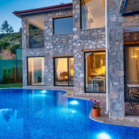 Pine Private Located In A Quiet And Picturesque Location Villa *
