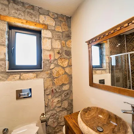 Pine Private Located In A Quiet And Picturesque Location Villa *