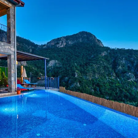 Pine Private Located In A Quiet And Picturesque Location Villa *